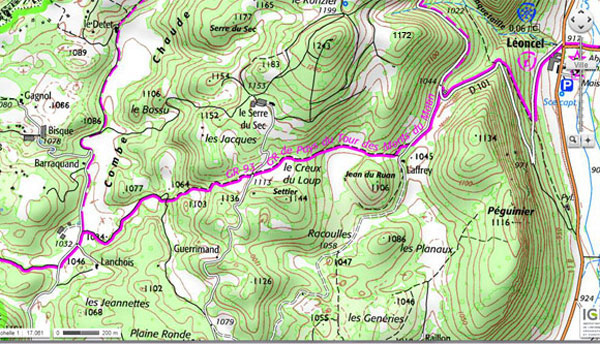 Série de sommets coniques dans le secteur du Serre du Sec (Vercors, Isère)