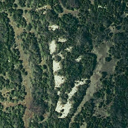 Clapiers situés sur la crête de Côte Blanche (Vercors, Drôme)