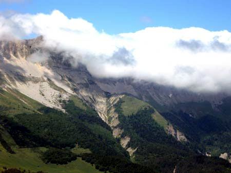 Epaulement sur le Crêt oriental du Vercors en Isère