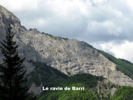 Le ravin de Barri sous l'arête de la Quinquambaye