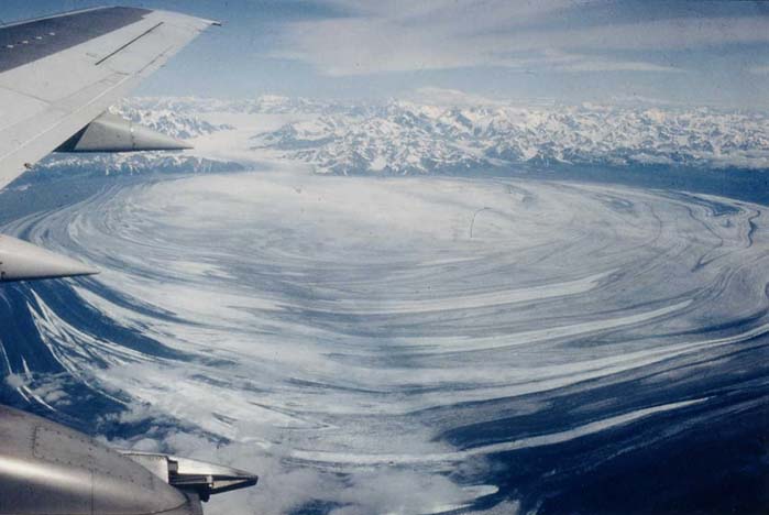 Le lobe du glacier Malaspina vu d'avion