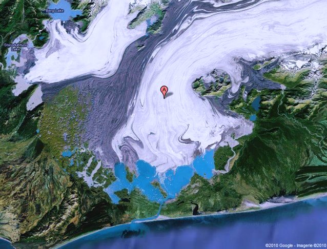 Le lobe terminal du glacier Bering en Alaska