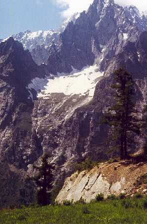 Le Fauteuil des Allemands sous l'Aiguille Noire de Peuterey dans le Val d'Aoste en Italie