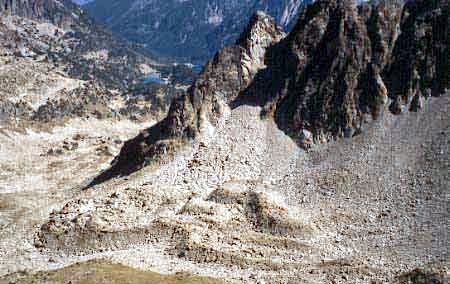 Glacier rocheux, dans le Parc National des Aigües Tortes (Pyrénées Espagnoles)