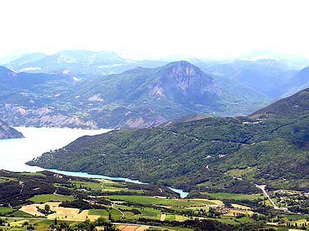 Clot la Cime à l'aval du lac de Serre-Ponçon