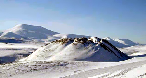 Pingo près de Longyearbyen, Svalbard (Norvège)