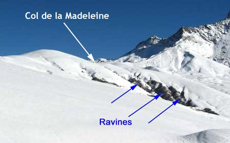 Les ravines du col de la Madeleine en Savoie
