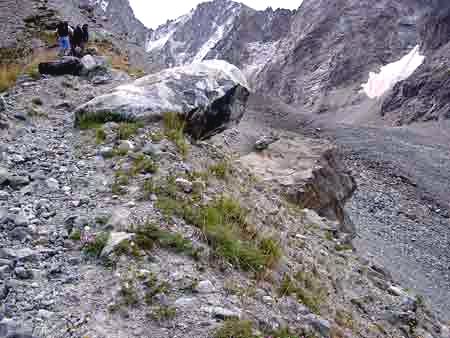 Bloc glaciaire au glacier de Bonnepierre  dans les Ecrins