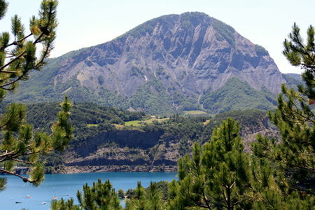 clôt la cime et le lac de Serre-Ponçon